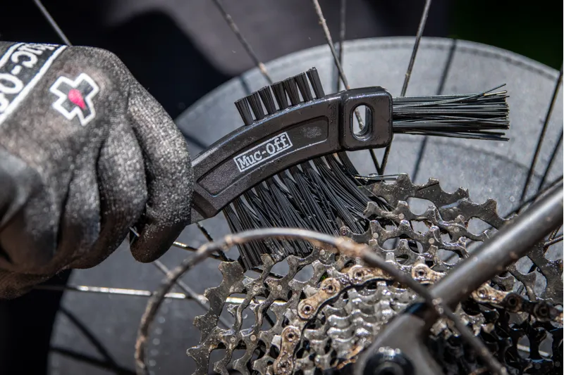 Muc-Off Claw Brush-6